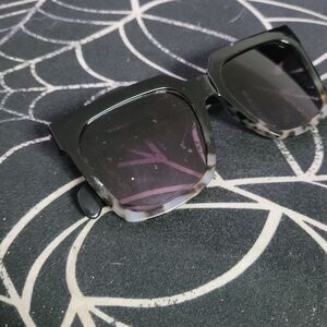 Martha Stewart Chic Black and Tortoise Square Sunglasses